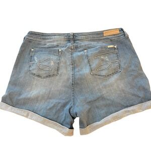 Seven7 Sexy Relaxed Coolly Distressed Jean Shorts Plus Size 24